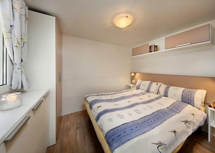 Campeggio Albatross Mobile Homes On Cisano & San Vito S. P. A. 4*